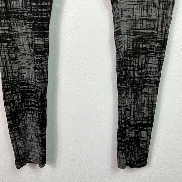 New without tag Soma Super Soft Abstract Print Black & Gray Leggings Medium - Picture 3 of 6